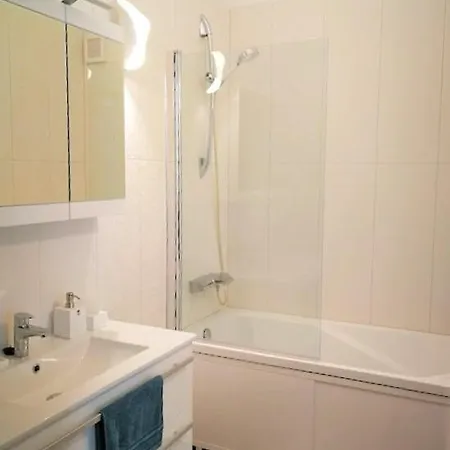 Perfect In Old Town With Parking Reval