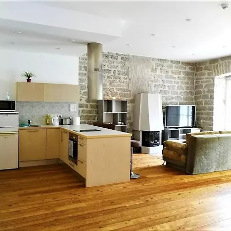 Perfect In Old Town With Parking Apartment *